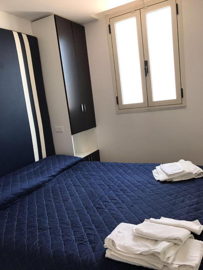 La Stanza Sul Porto Di Piccina Piccina Con Bagno Privato E Terrazzino Vista Mare Guest house *