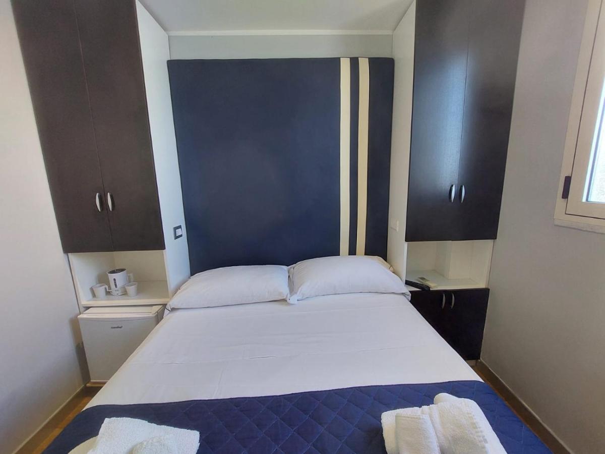 Guest house La Stanza Sul Porto Di Piccina Piccina Con Bagno Privato E Terrazzino Vista Mare Amalfi
