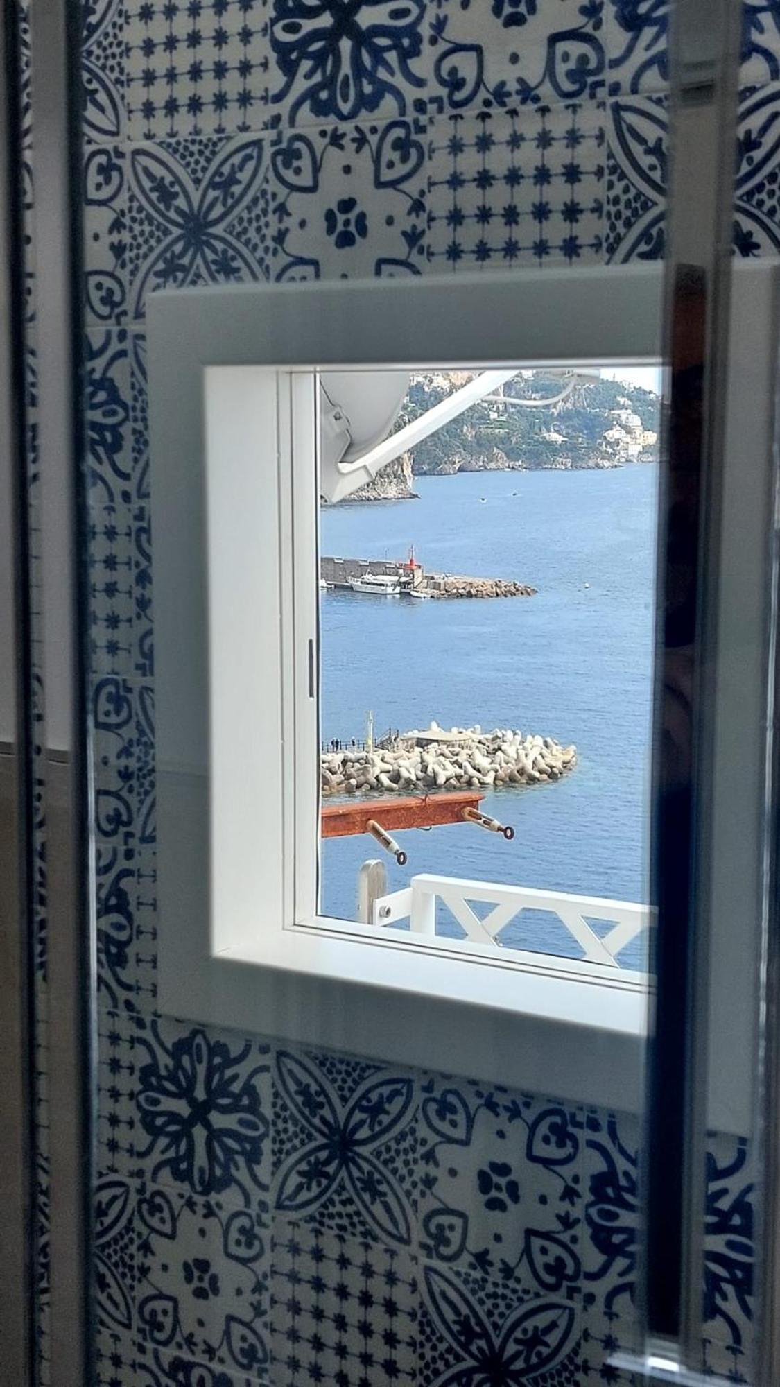 La Stanza Sul Porto Di Piccina Piccina Con Bagno Privato E Terrazzino Vista Mare *
