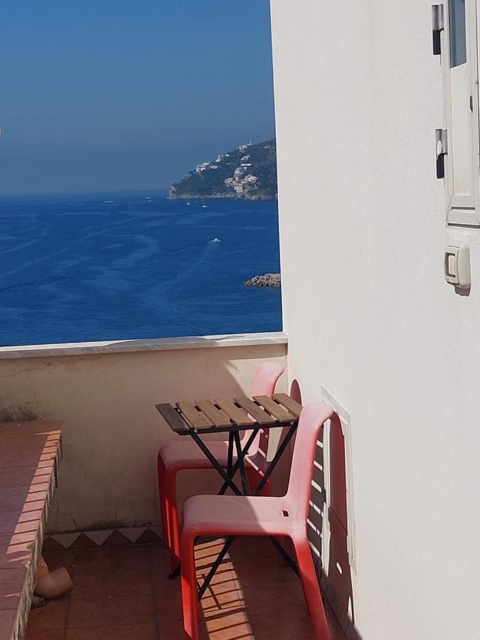 La Stanza Sul Porto Di Piccina Piccina Con Bagno Privato E Terrazzino Vista Mare