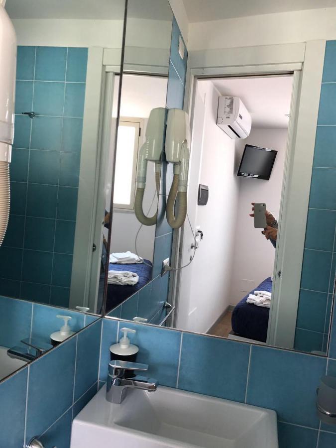 La Stanza Sul Porto Di Piccina Piccina Con Bagno Privato E Terrazzino Vista Mare *