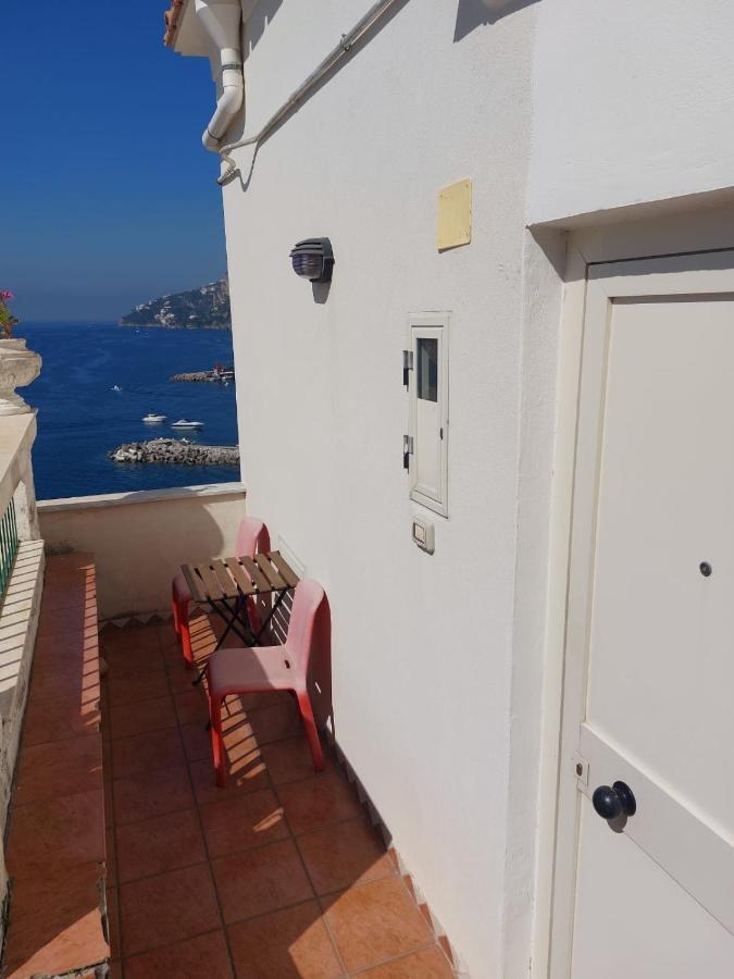 La Stanza Sul Porto Di Piccina Piccina Con Bagno Privato E Terrazzino Vista Mare Gasthof Amalfi