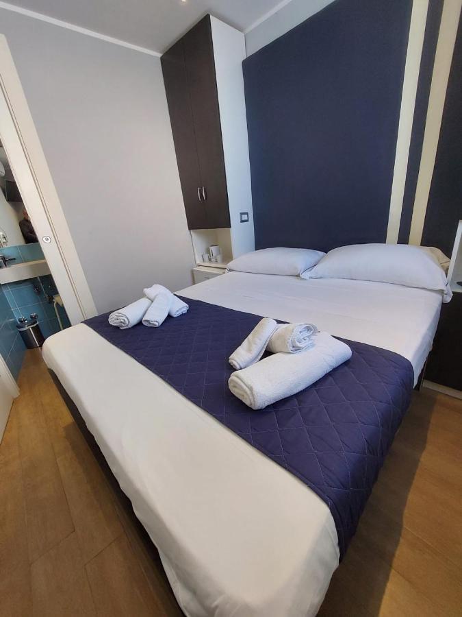 Gasthof La Stanza Sul Porto Di Piccina Piccina Con Bagno Privato E Terrazzino Vista Mare